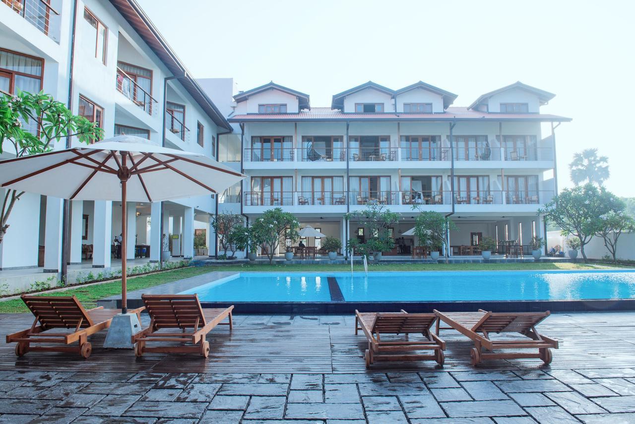 Cardamon Hotel Нилавели Екстериор снимка